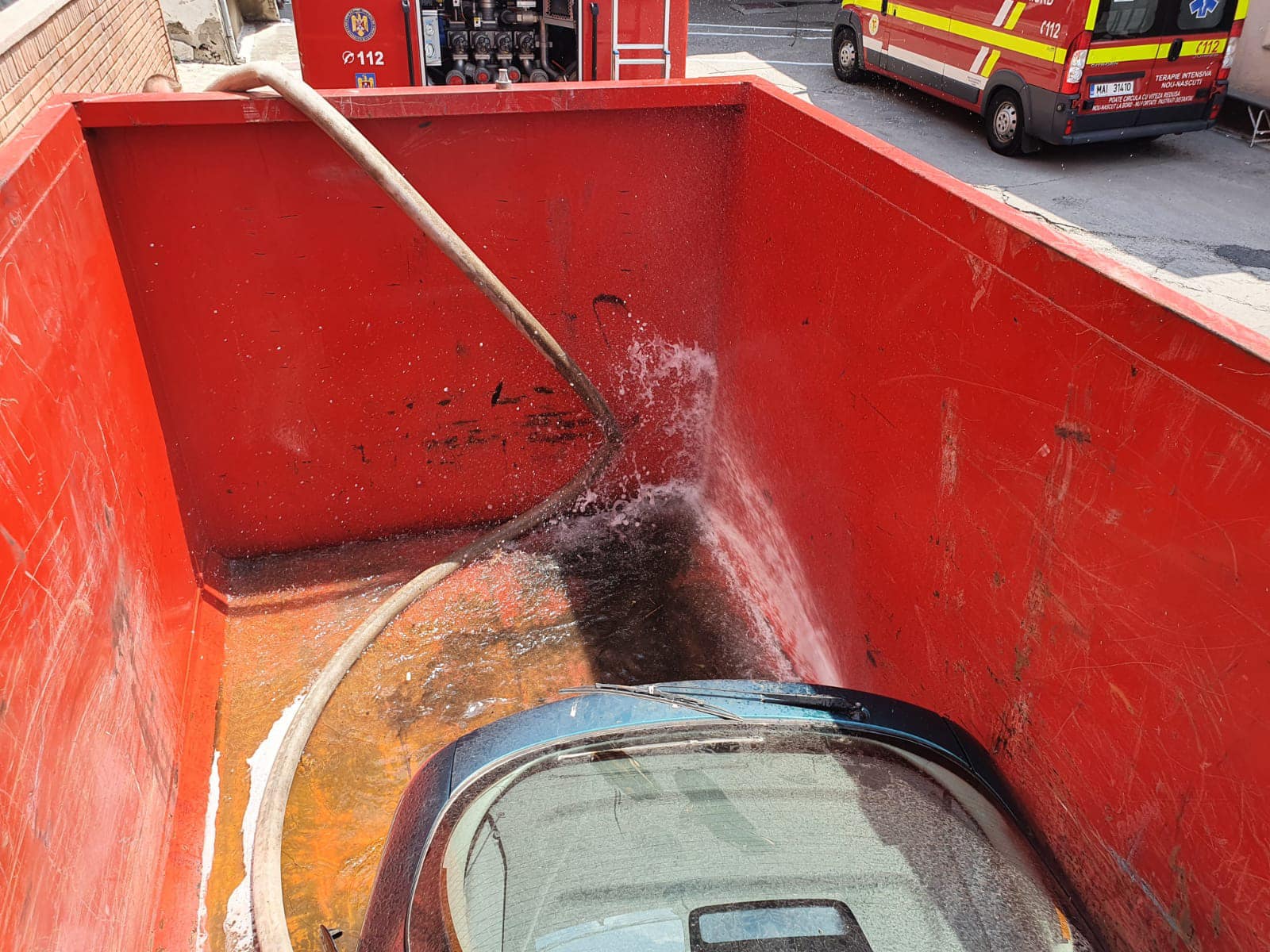 container masini electrice pompieri