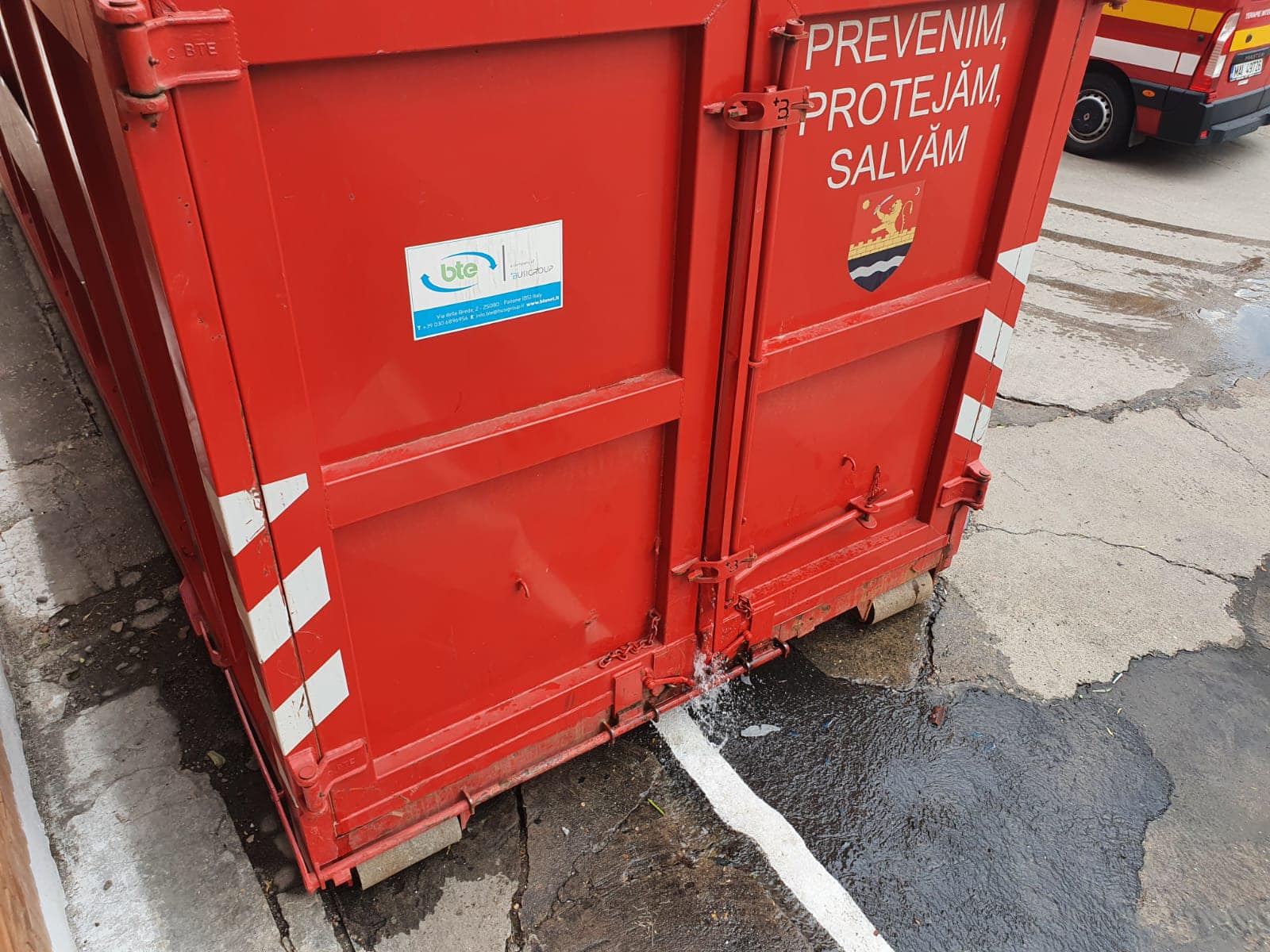 container masini electrice pompieri