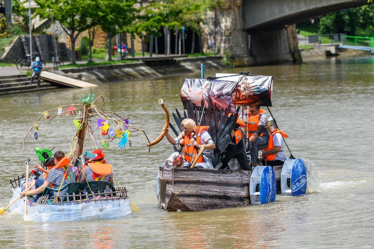 Bărci din materiale reciclabile, în competiție pe Bega