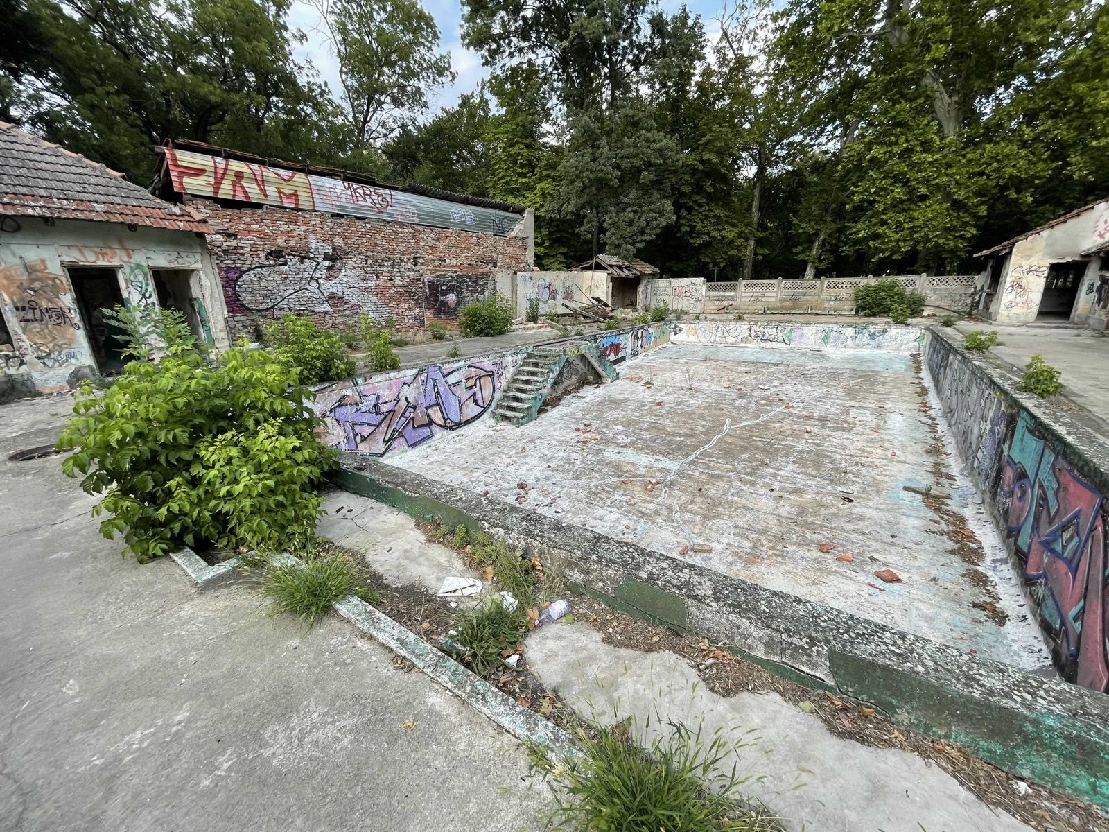 baza uszoda ruina august 2021 2