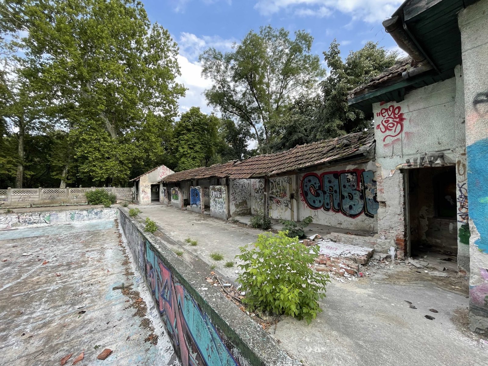 baza uszoda ruina august 2021 3