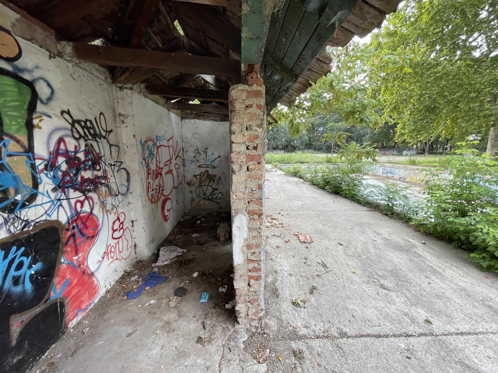 baza uszoda ruina august 2021 14