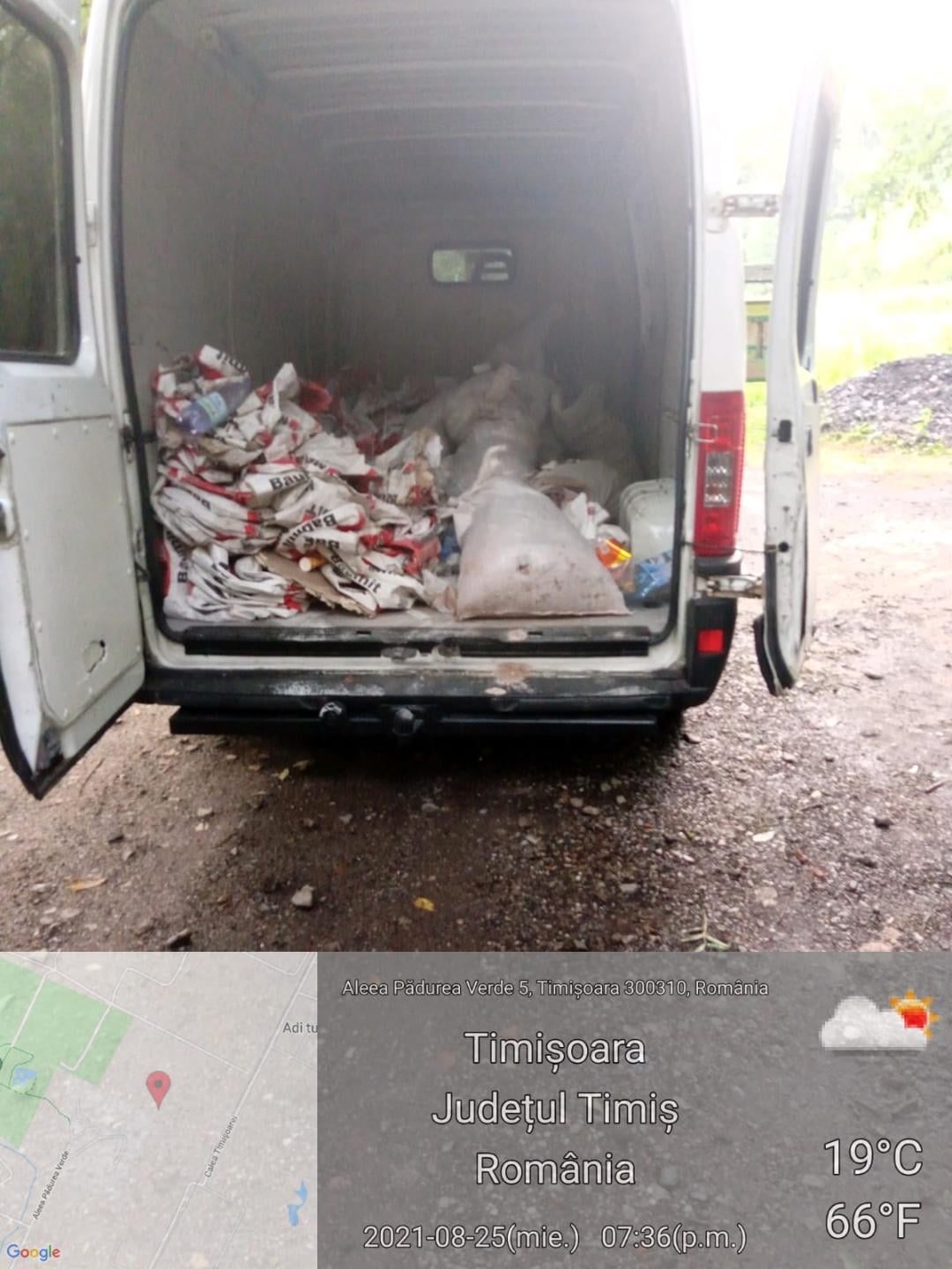 Garda de Mediu gunoi microbuz padurea verde