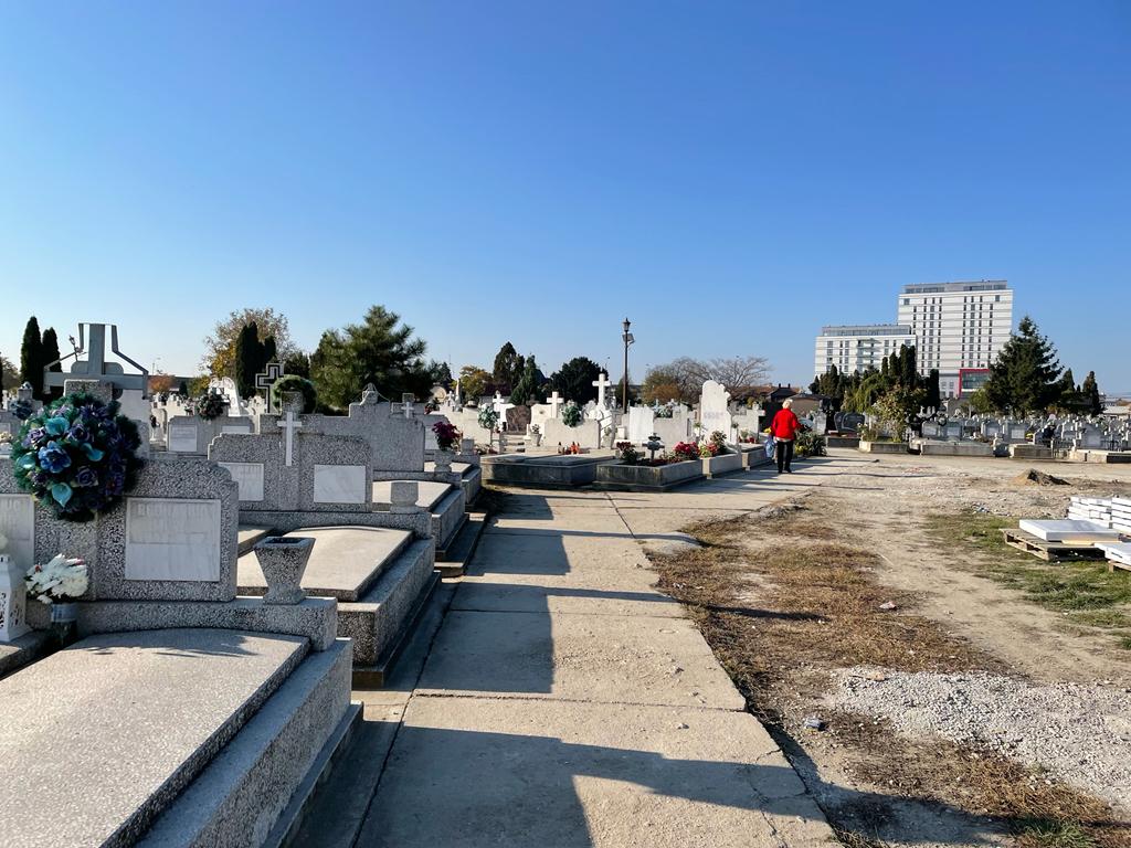 ziua mortilor 1 noiembrie cimitir flori (2)