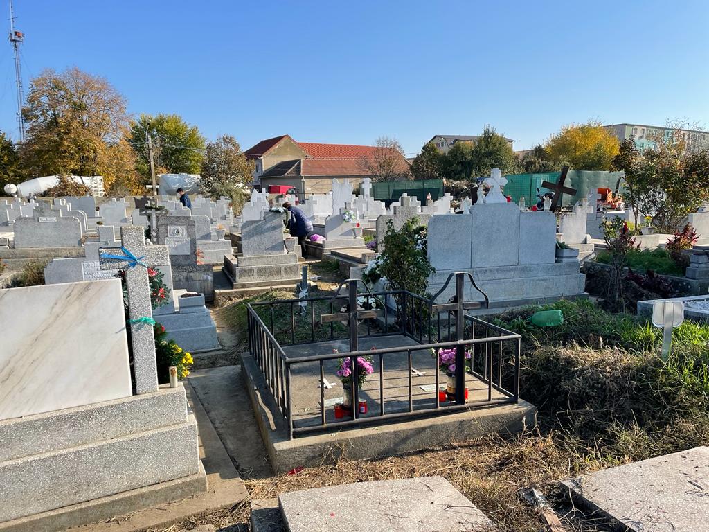 ziua mortilor 1 noiembrie cimitir flori (3)