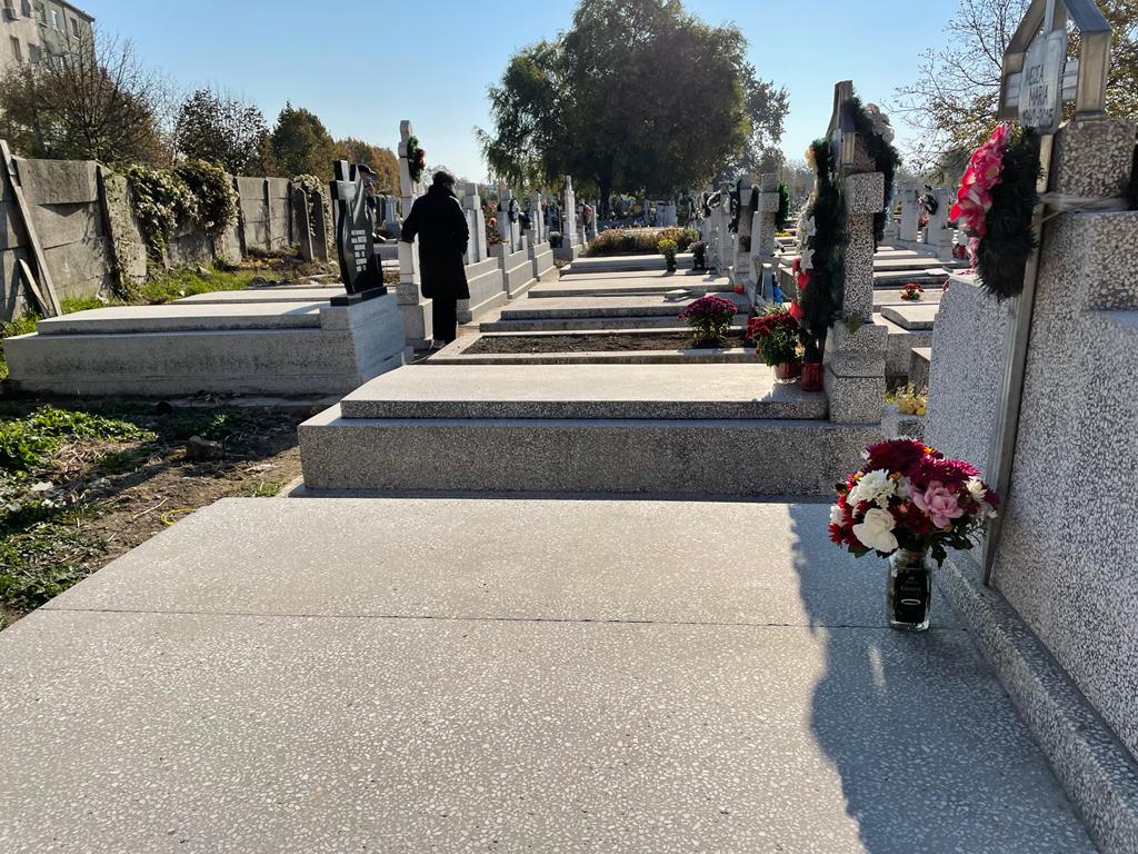 ziua mortilor 1 noiembrie cimitir flori (4)