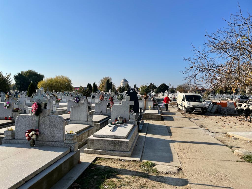 ziua mortilor 1 noiembrie cimitir flori (5)