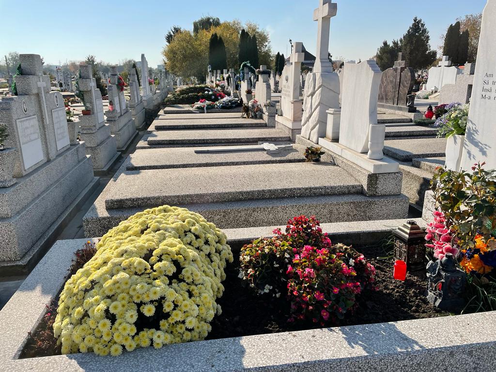 ziua mortilor 1 noiembrie cimitir flori (7)