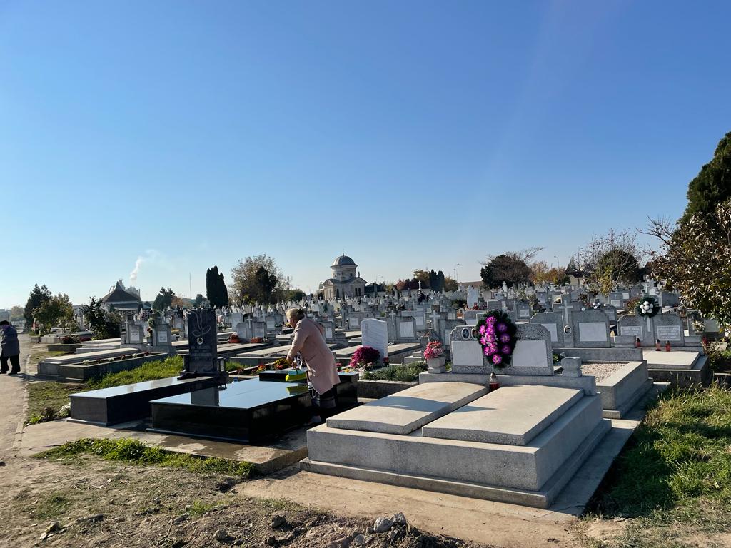 ziua mortilor 1 noiembrie cimitir flori (8)