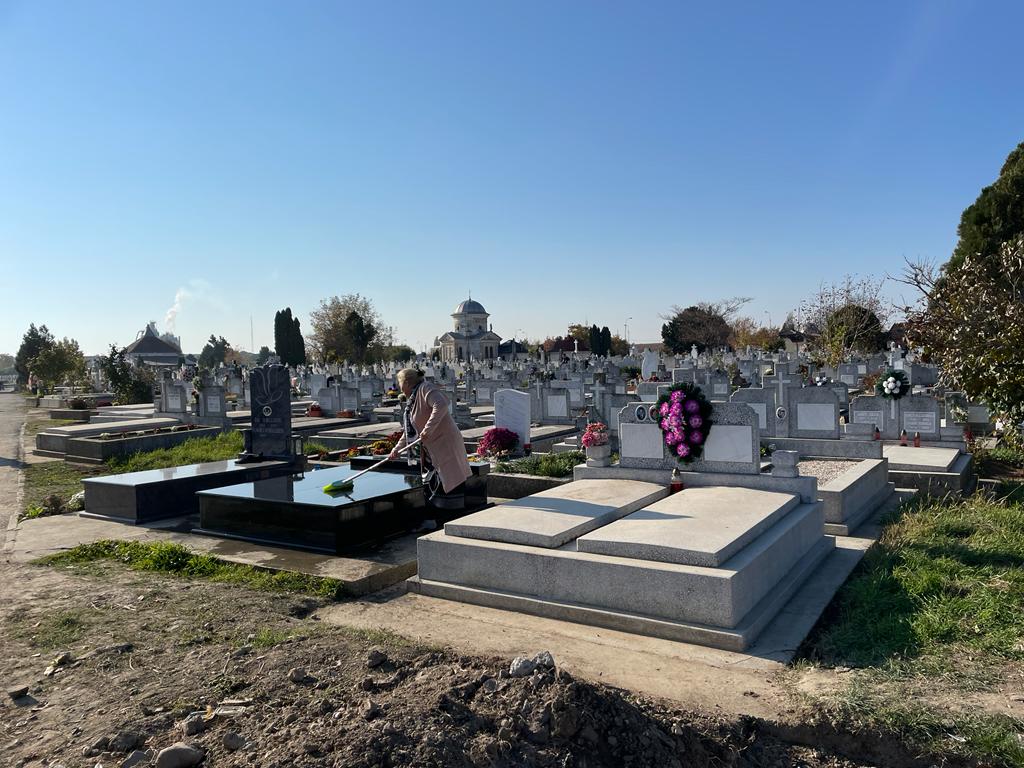 ziua mortilor 1 noiembrie cimitir flori (12)