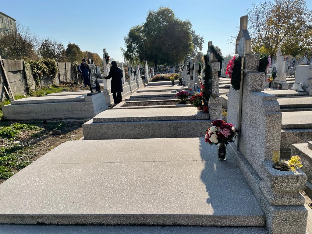 ziua mortilor 1 noiembrie cimitir flori (17)