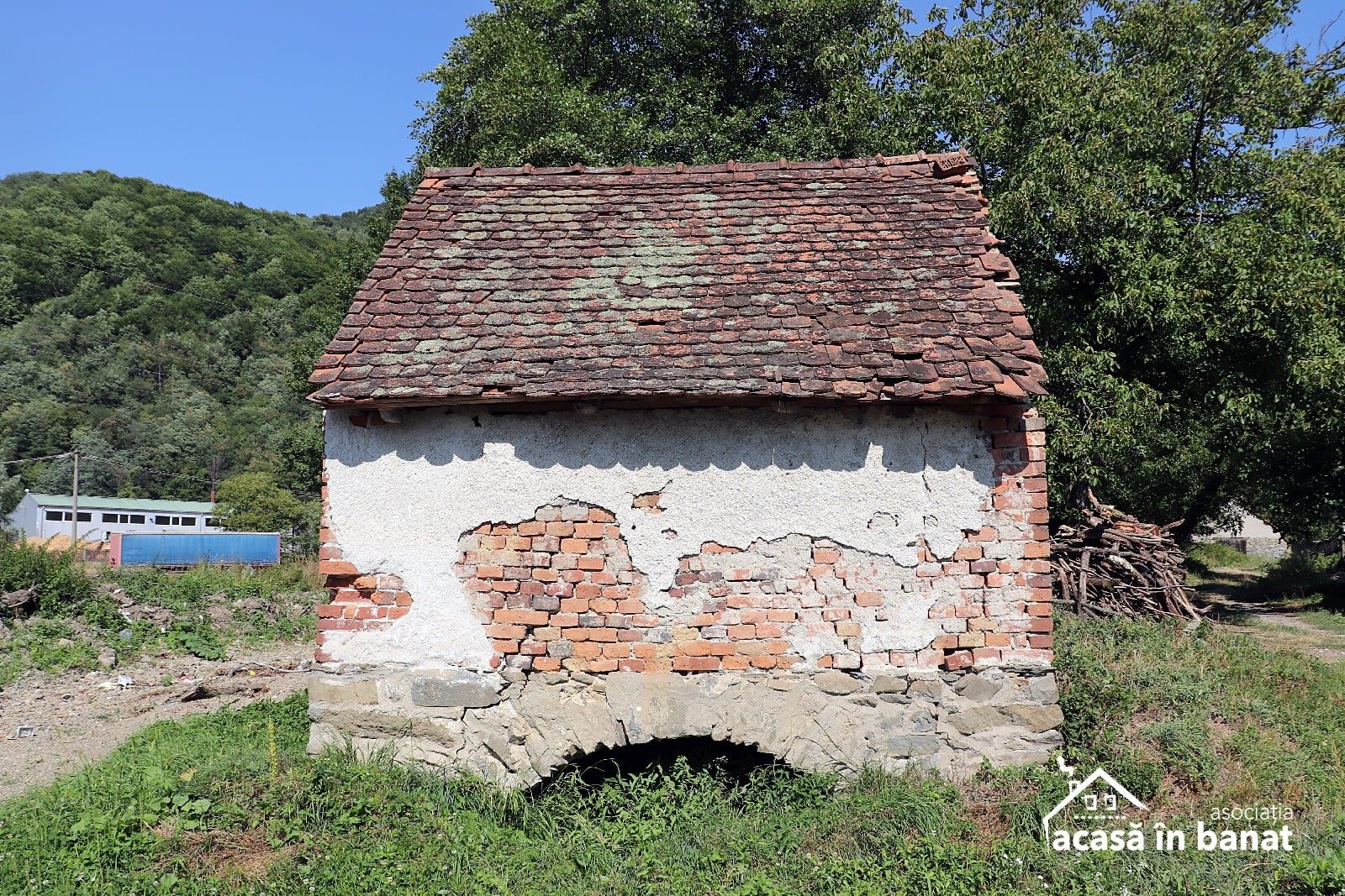Moara Ponorenilor din satul Feneș din comuna Armeniș acasa in banat (3)