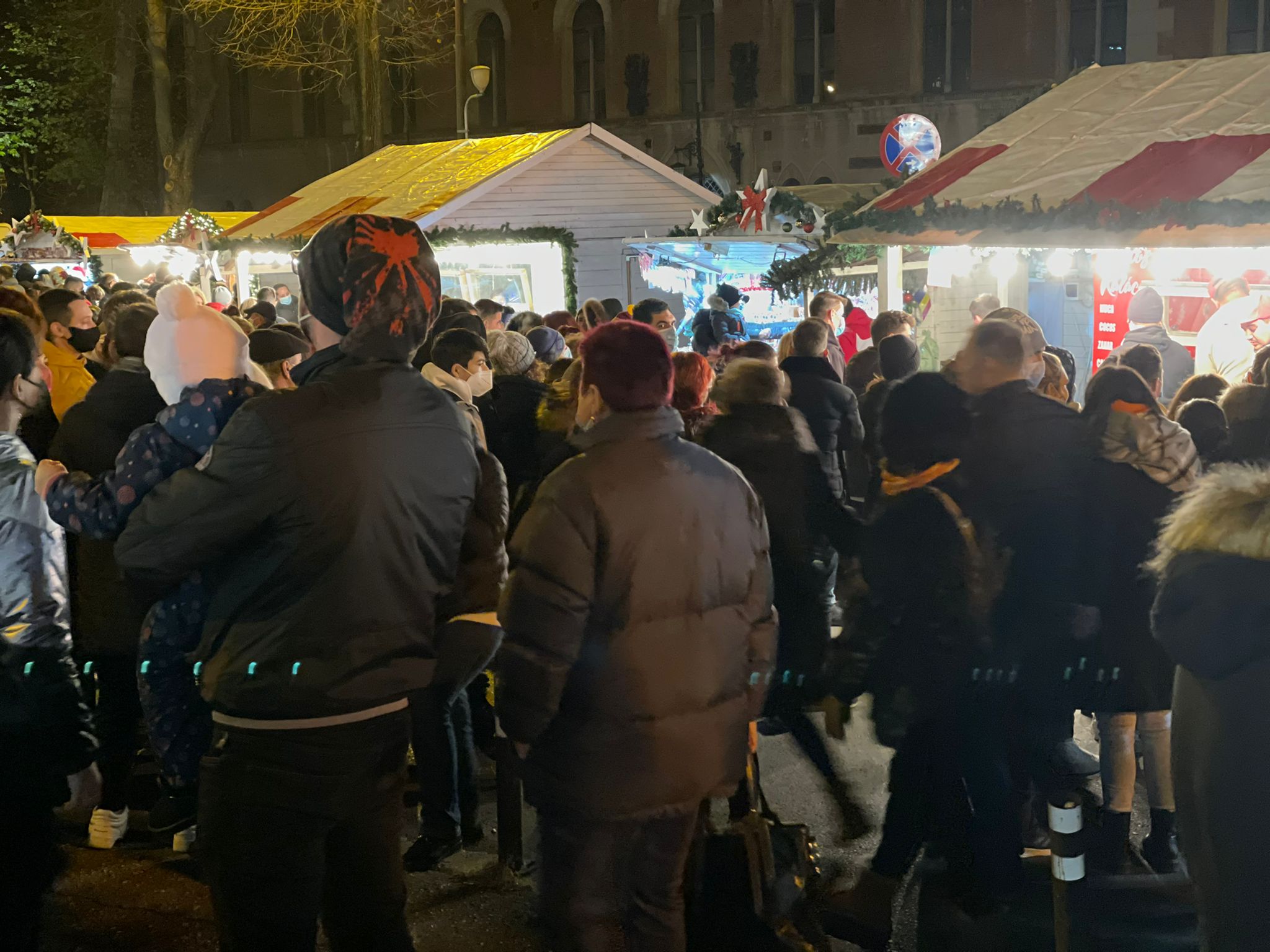 inghesuiala targul de craciun 2021 2