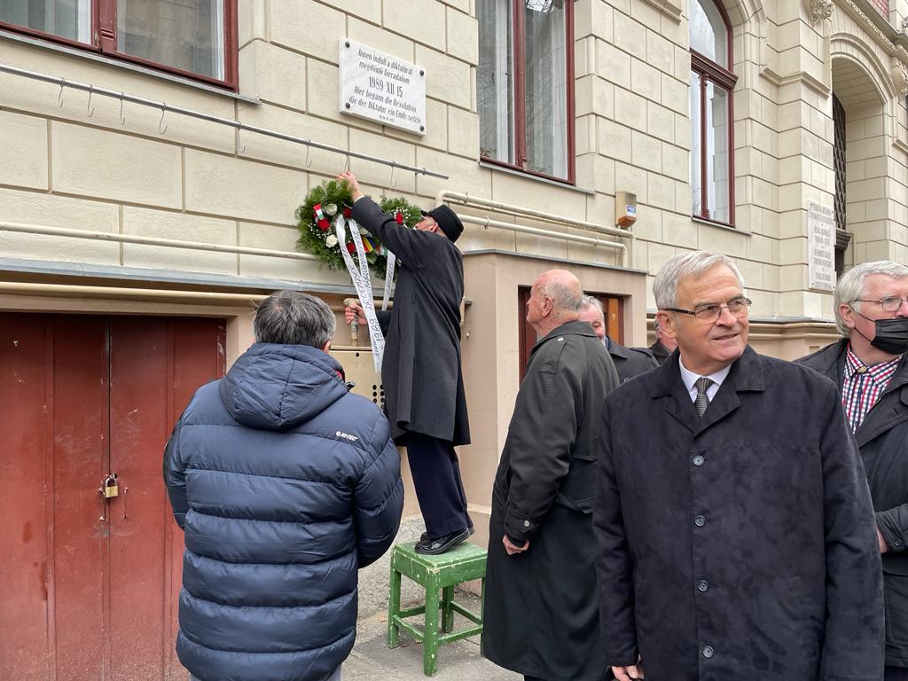 0da6e346-4004-4646-b65d-95adc3c213b6