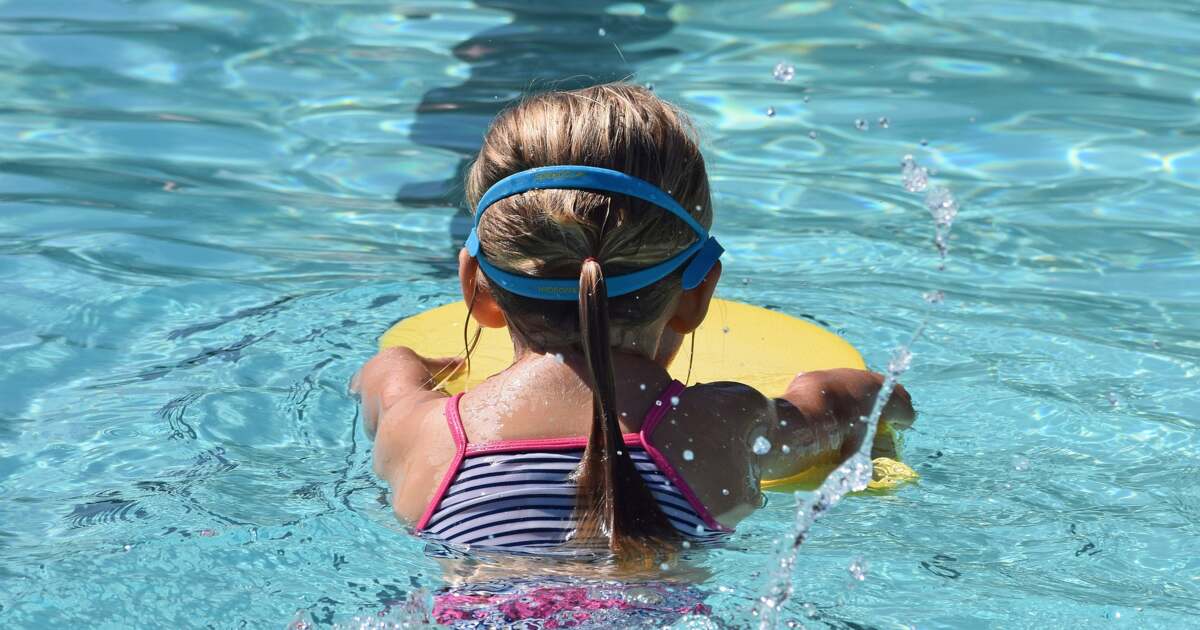 Pericolele înotului: infecții ale unghiilor, urechilor, ochilor și alte riscuri neașteptate Pericolele înotului: infecții ale unghiilor, urechilor, ochilor și alte riscuri neașteptate