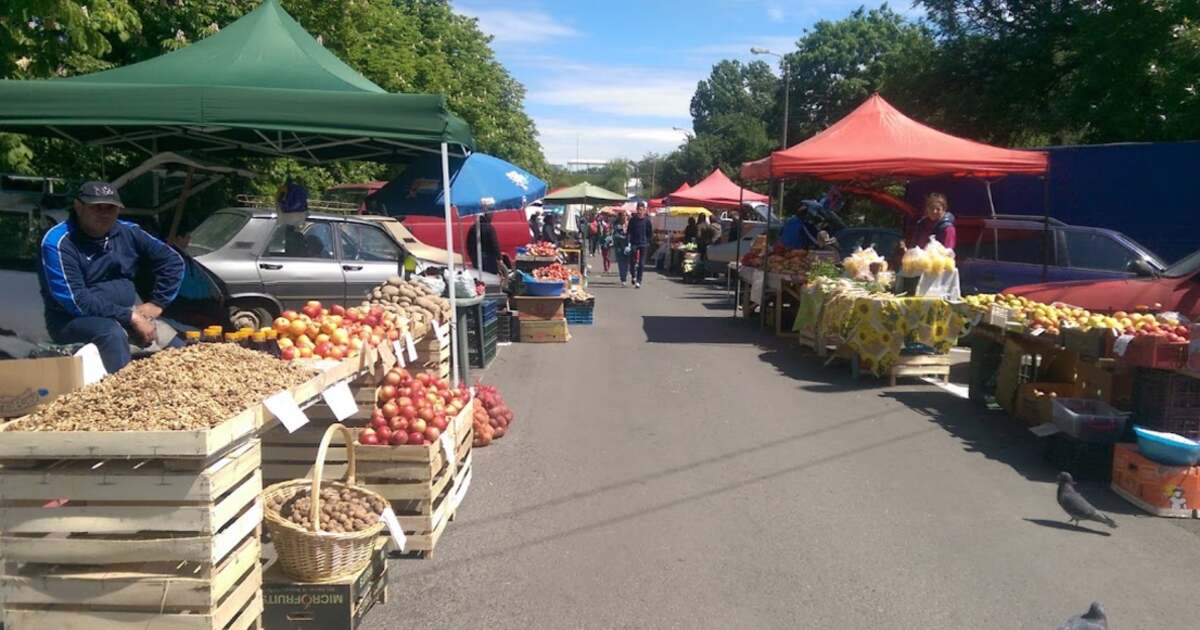 Controale excesive ale Poliției Locale la comercianții de la Piața Volantă din Timișoara. Cum se apără aceștia?