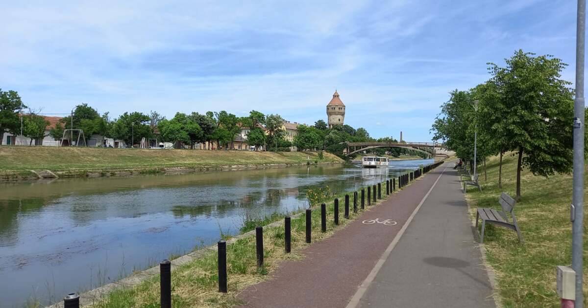 O instalație cu poezie, muzică și înregistrări pe Bega