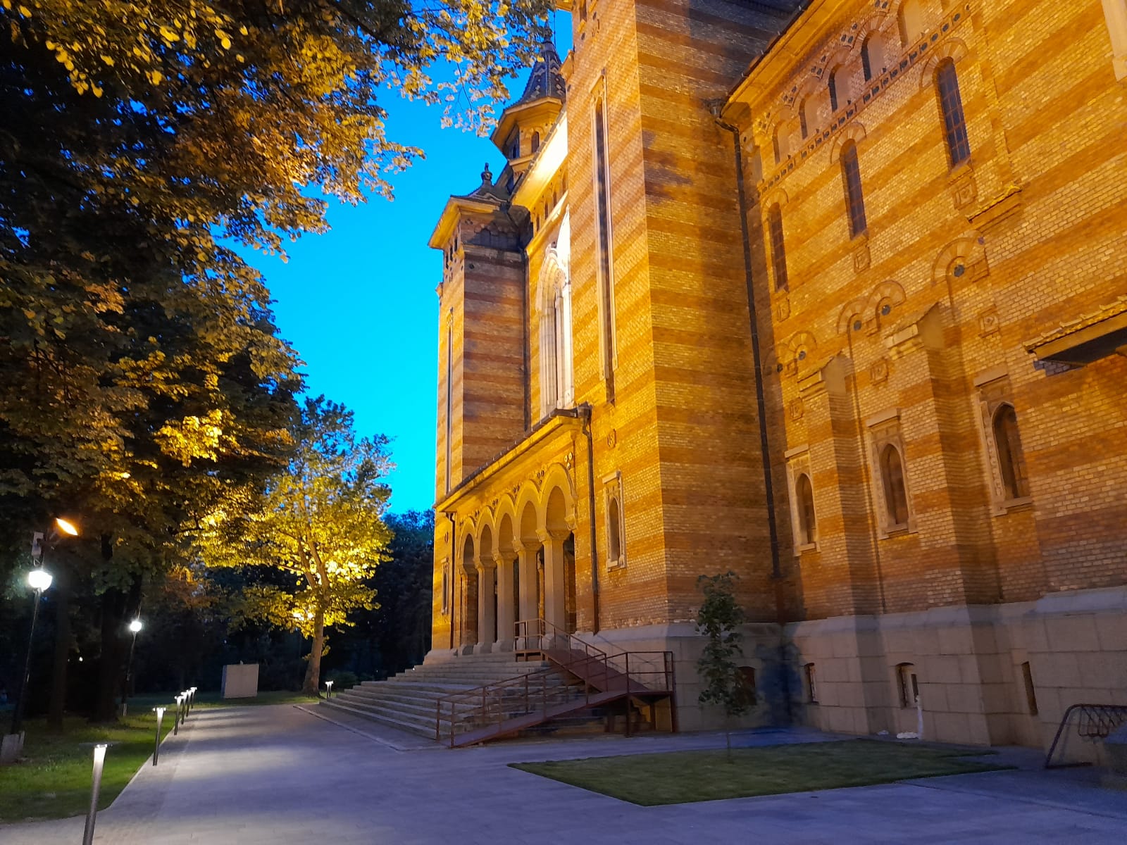 lampi catedrala (10)