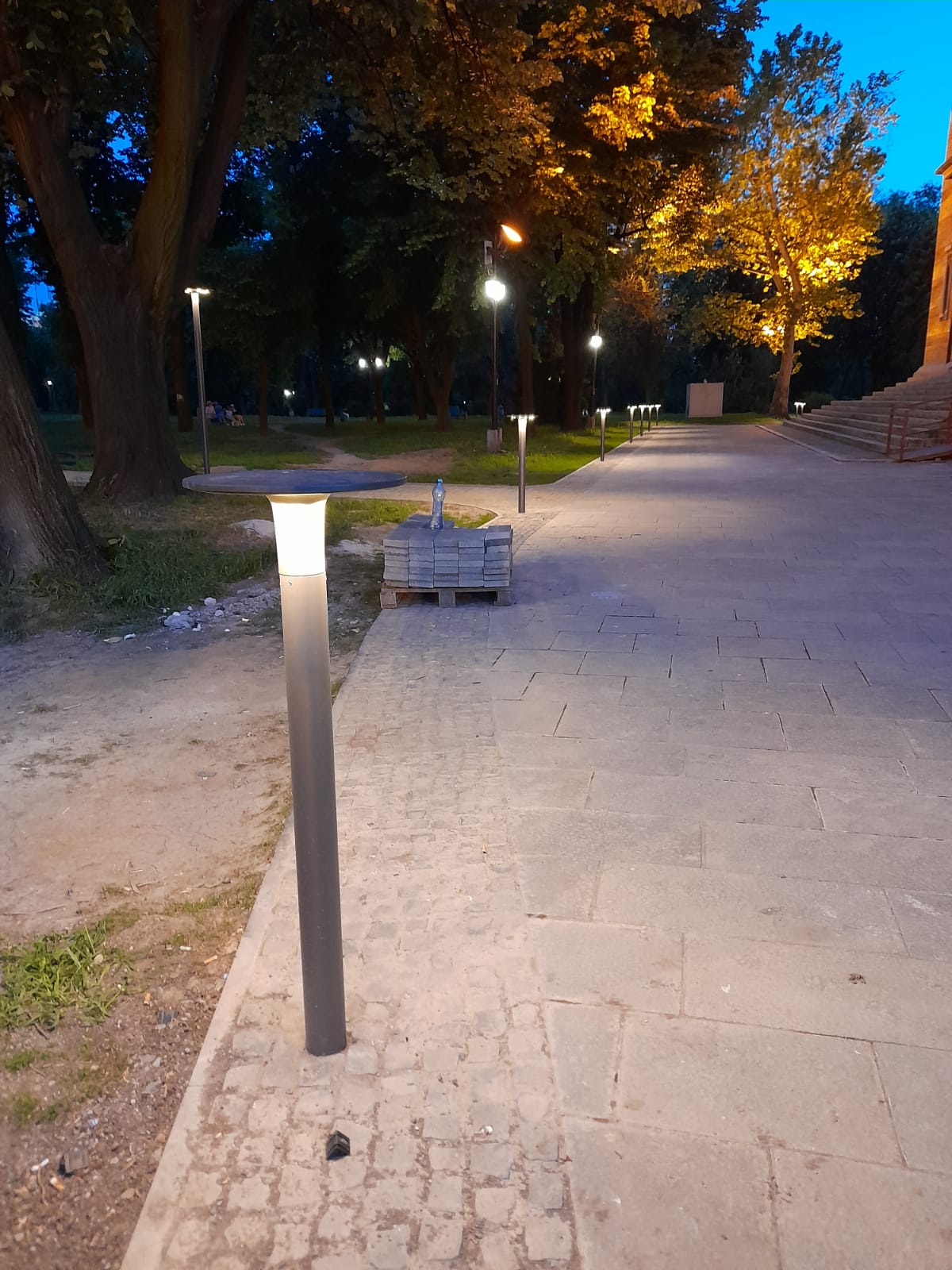 lampi catedrala (11)