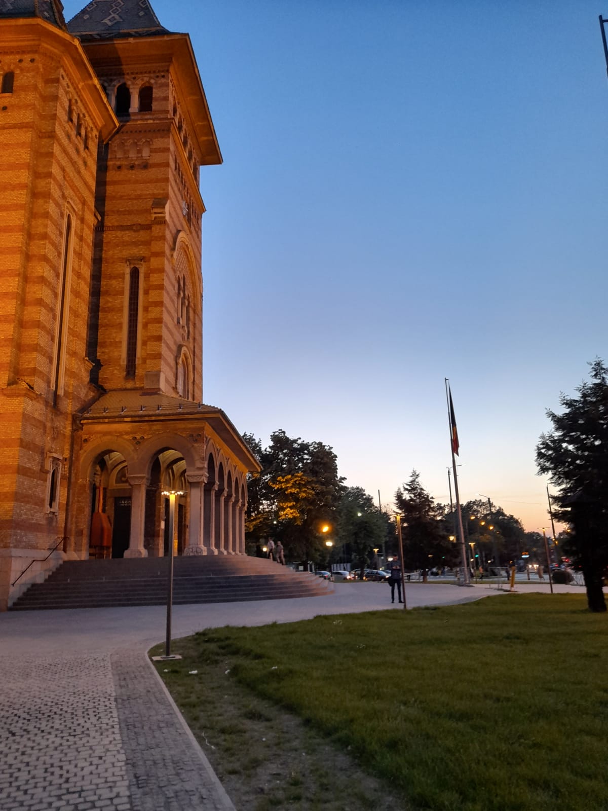 lampi catedrala (12)