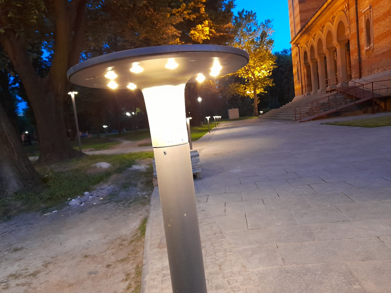 lampi catedrala (14)