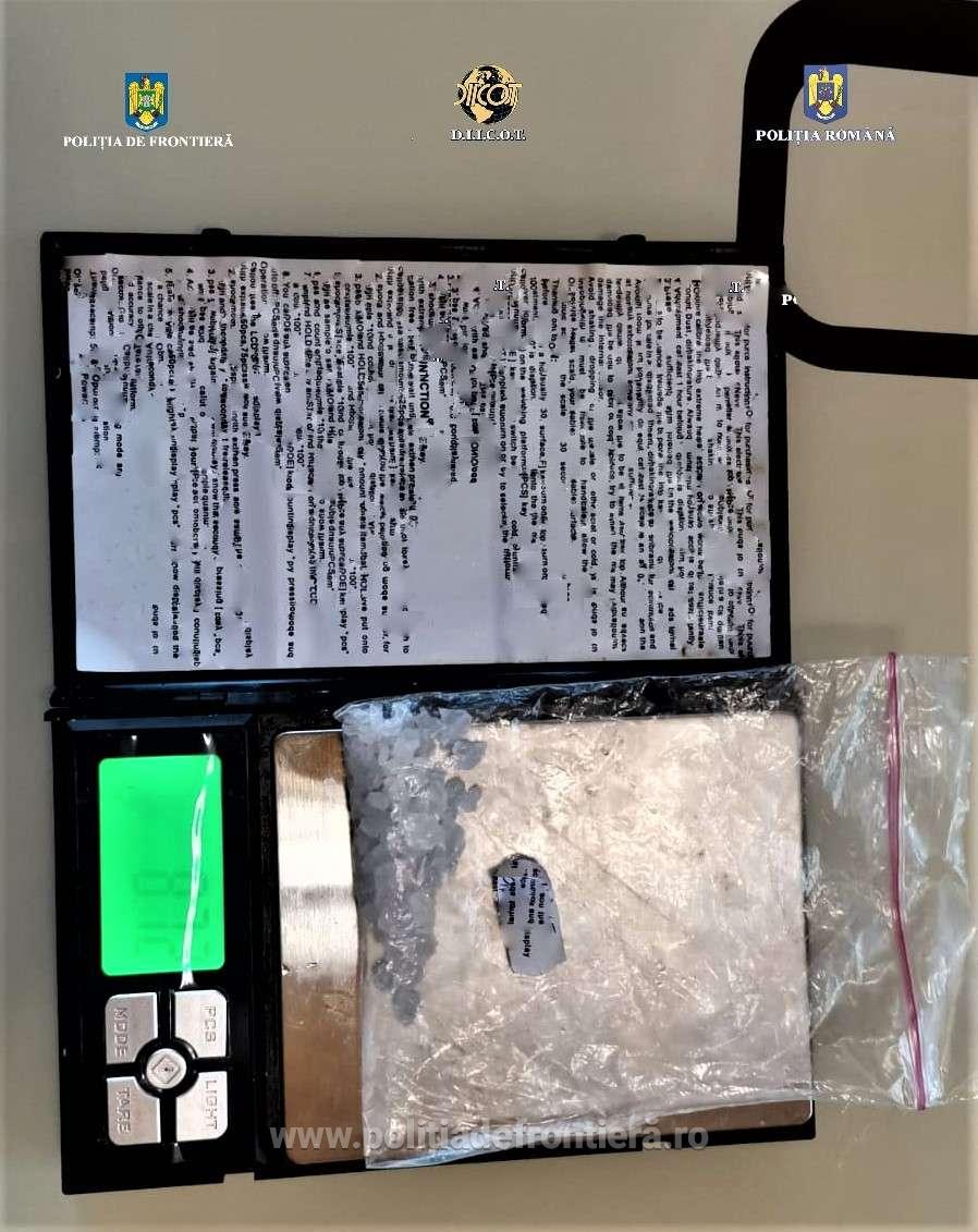 perchezitii droguri cocaina pe cantar