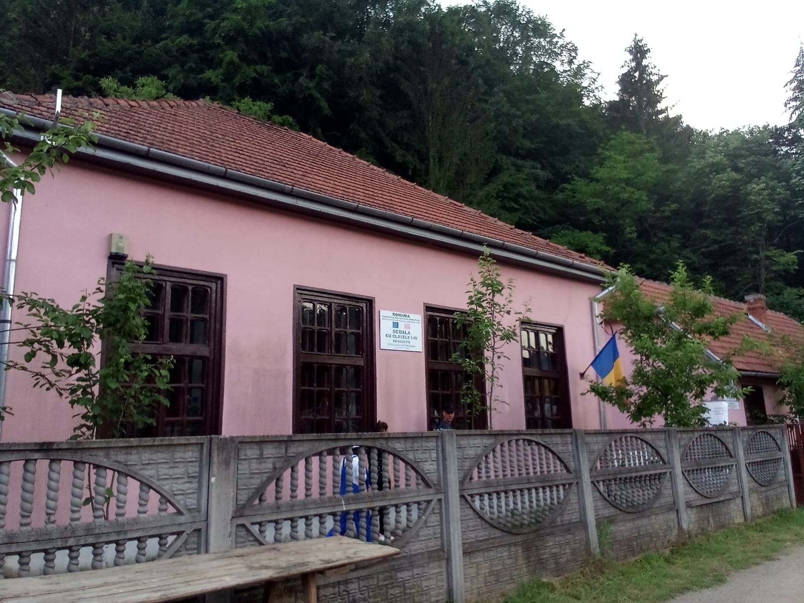 farasesti color the village (14)