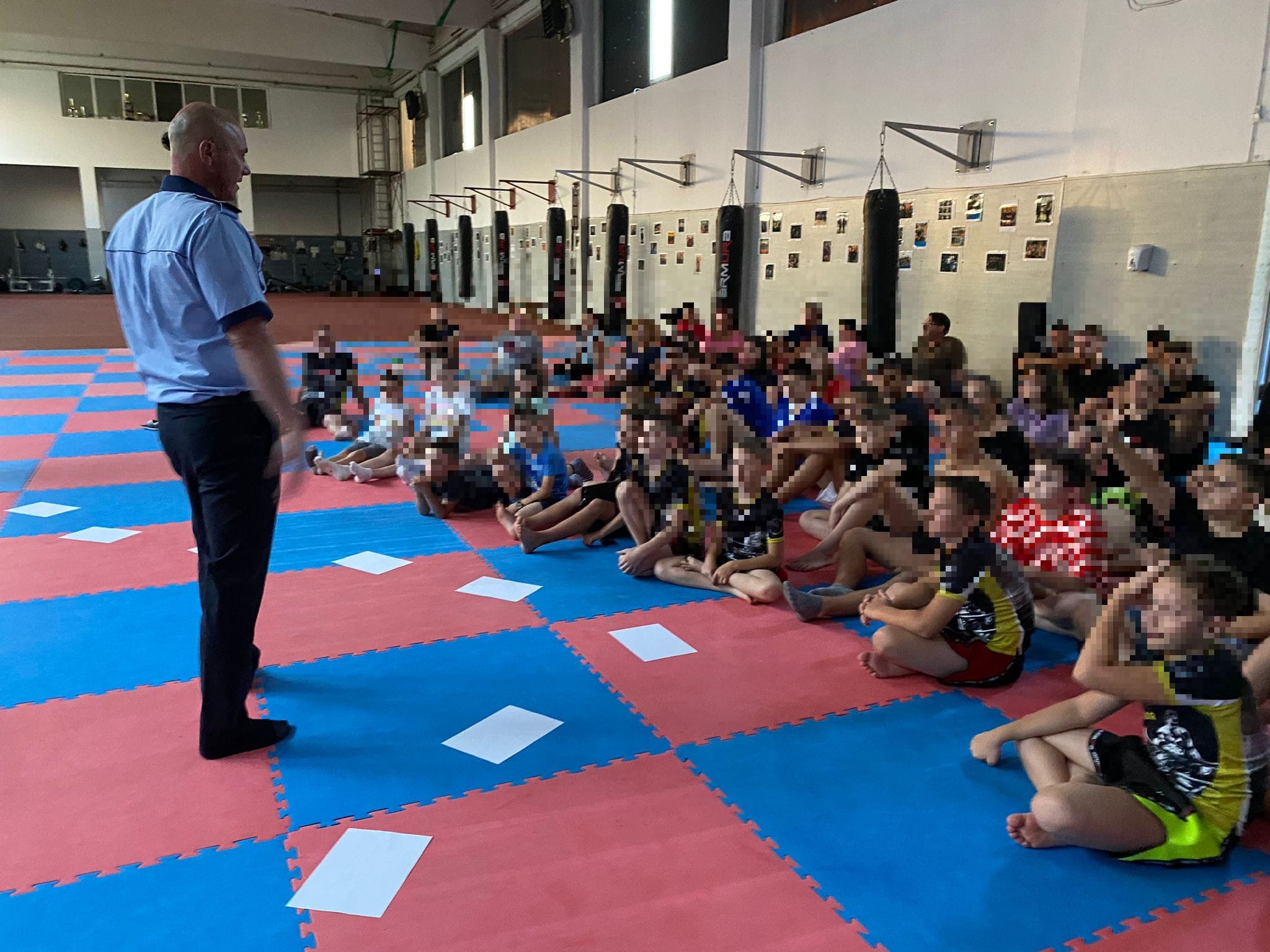 politie Șomo Kick Boxing