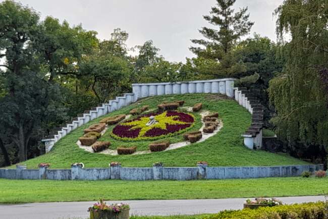 Poza pentru articolul Speranțe reale, după ani de zile, pentru reabilitarea completă a Ceasului Floral. Contract de 40.000 de euro pentru proiectare