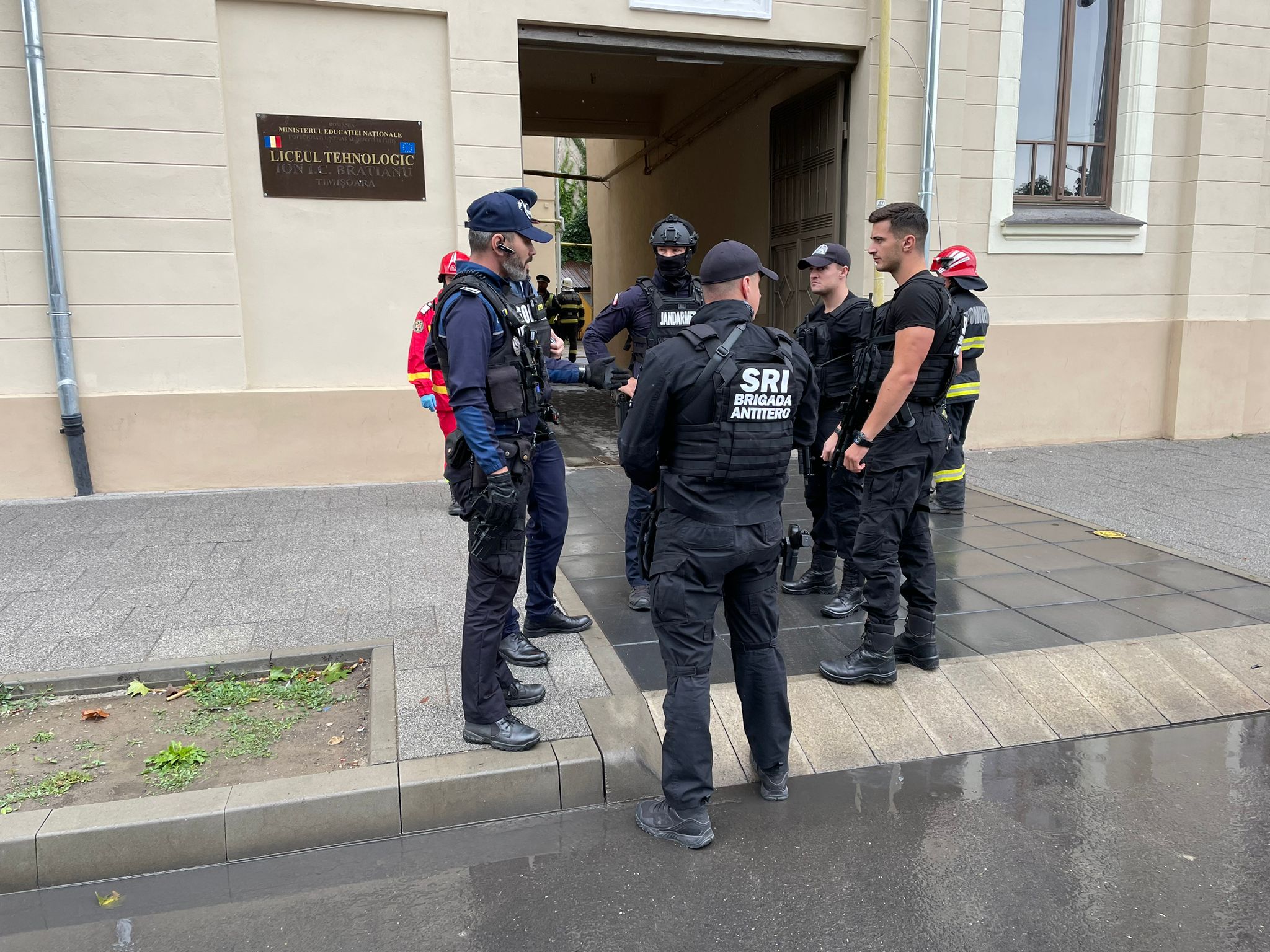 alerta bomba liceul miu (2)