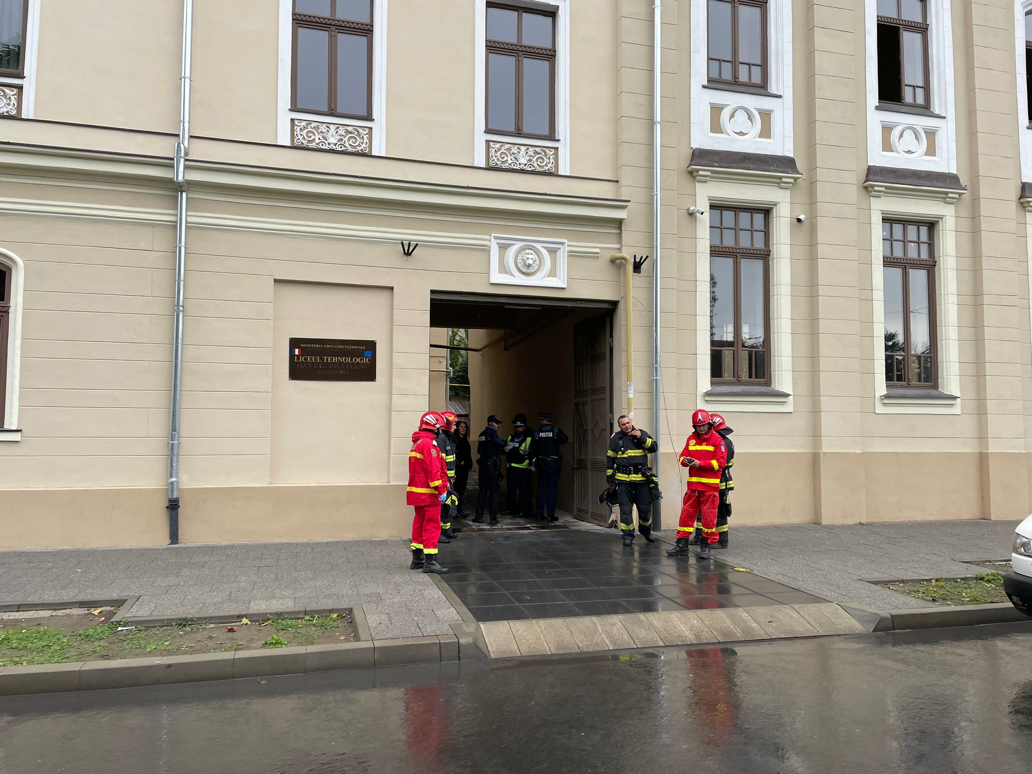 alerta bomba liceul miu (12)