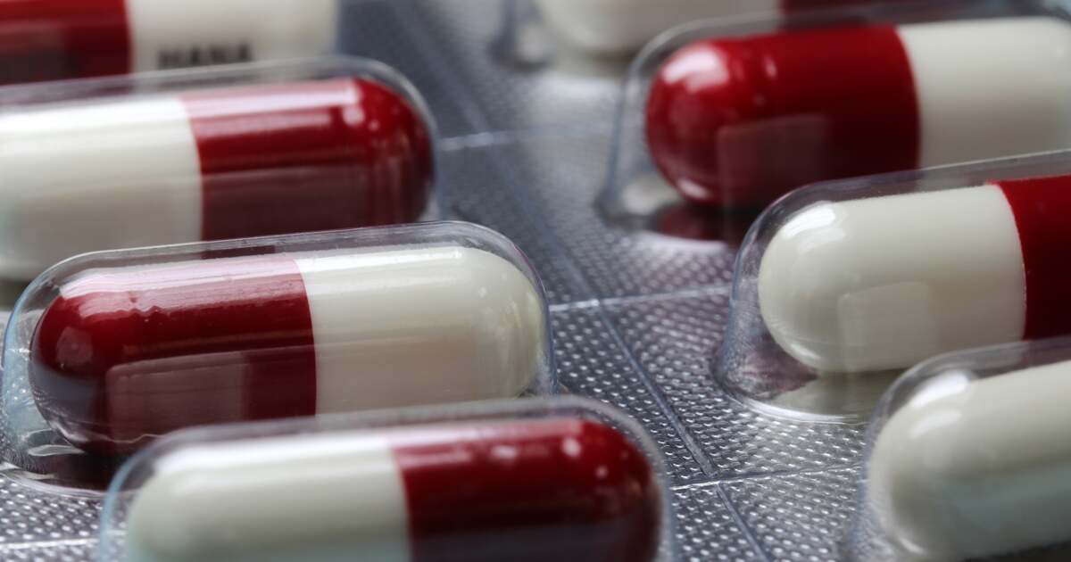 Atenționare de la medicii de la Victor Babeș: antibioticele luate fără prescripție, periculoase pentru sănătate Atenționare de la medicii de la Victor Babeș: antibioticele luate fără prescripție, periculoase pentru sănătate