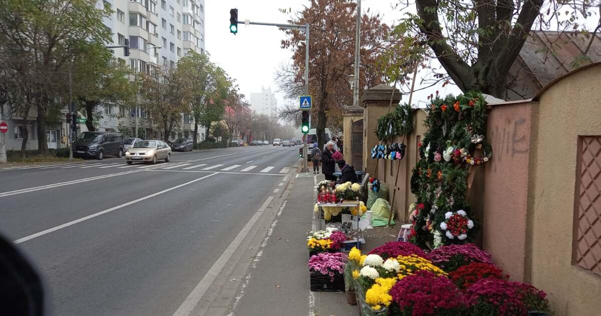Comerț stradal în Timișoara de Ziua Morților: Depunerea cererilor de către comercianți miercuri și joi. Comerț stradal în Timișoara de Ziua Morților: Depunerea cererilor de către comercianți miercuri și joi.