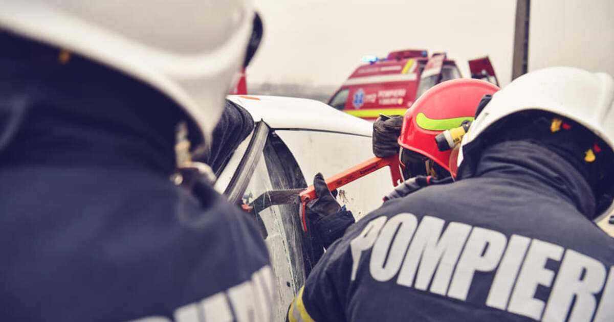 Șoferiță rănită într-un accident pe un drum județean din Timiș Șoferiță rănită într-un accident pe un drum județean din Timiș