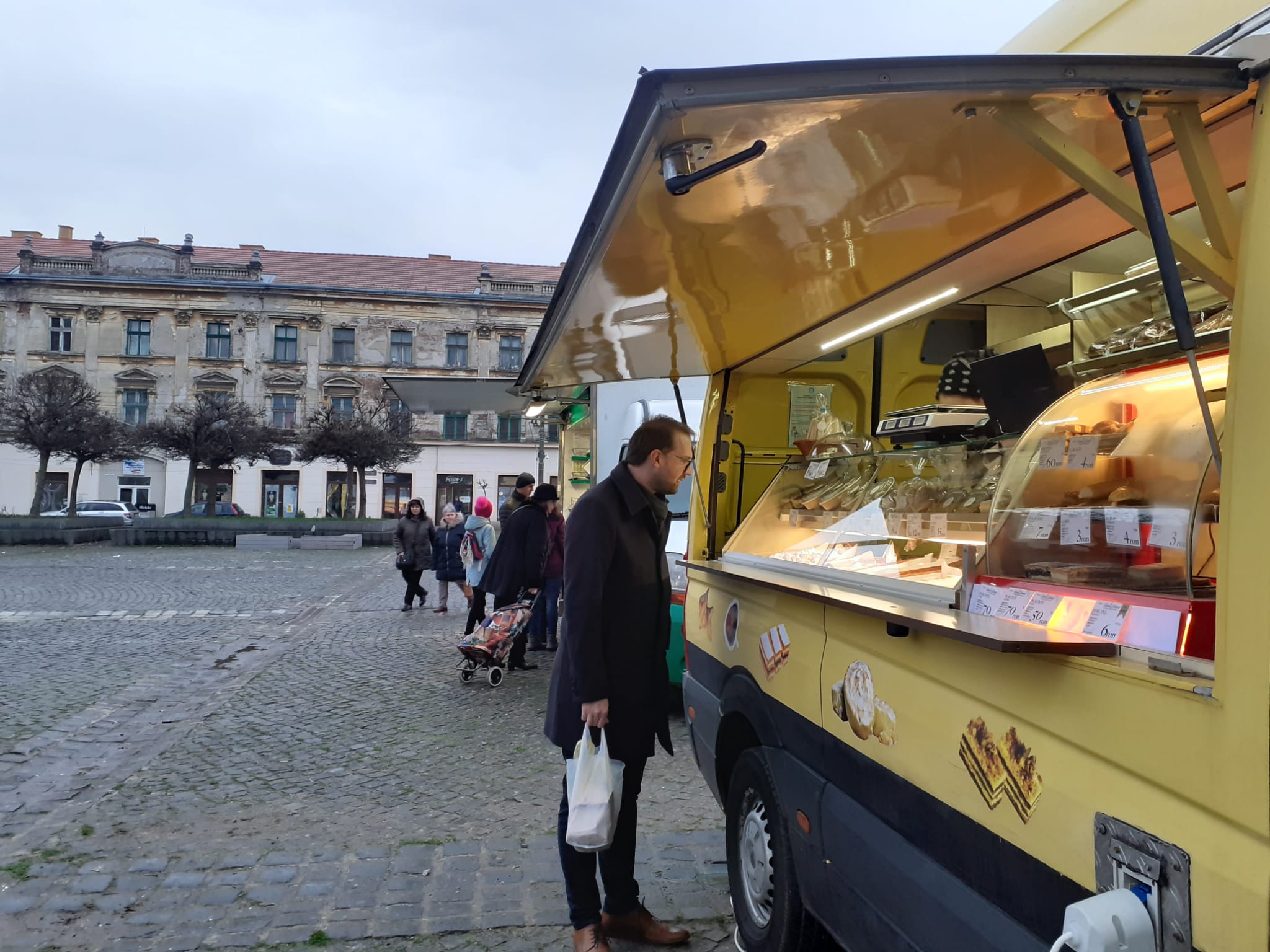 piata pe roti volanta (2)