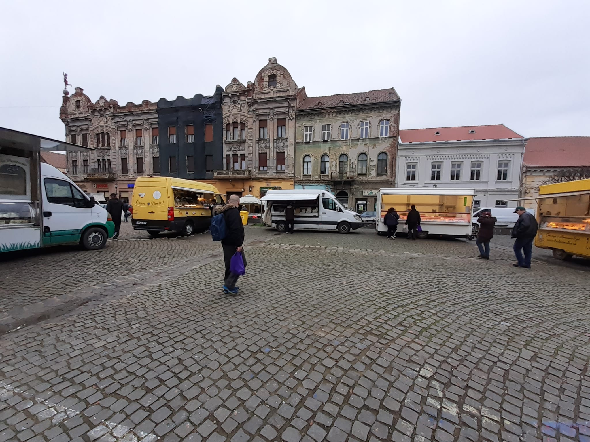 piata pe roti volanta (12)