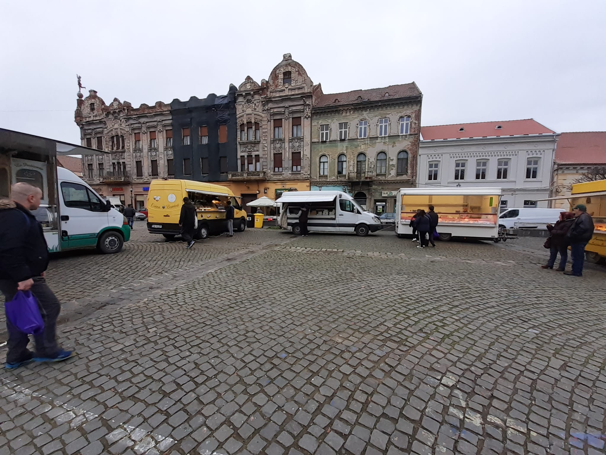 piata pe roti volanta (13)