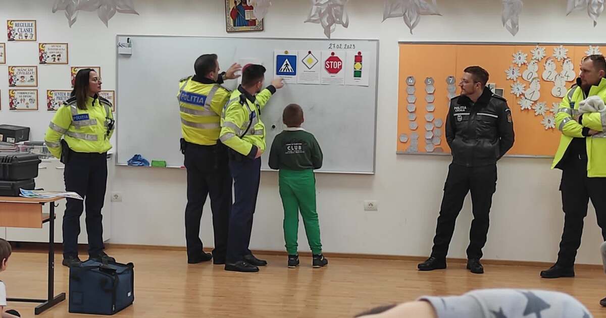 Cursuri gratis despre siguranța în trafic pentru elevi și dascăli Cursuri gratis despre siguranța în trafic pentru elevi și dascăli