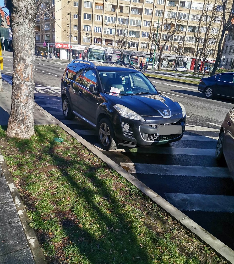 Zeci de șoferi amendați pentru că au parcat neregulamentar, în zona centrală a Timișoarei