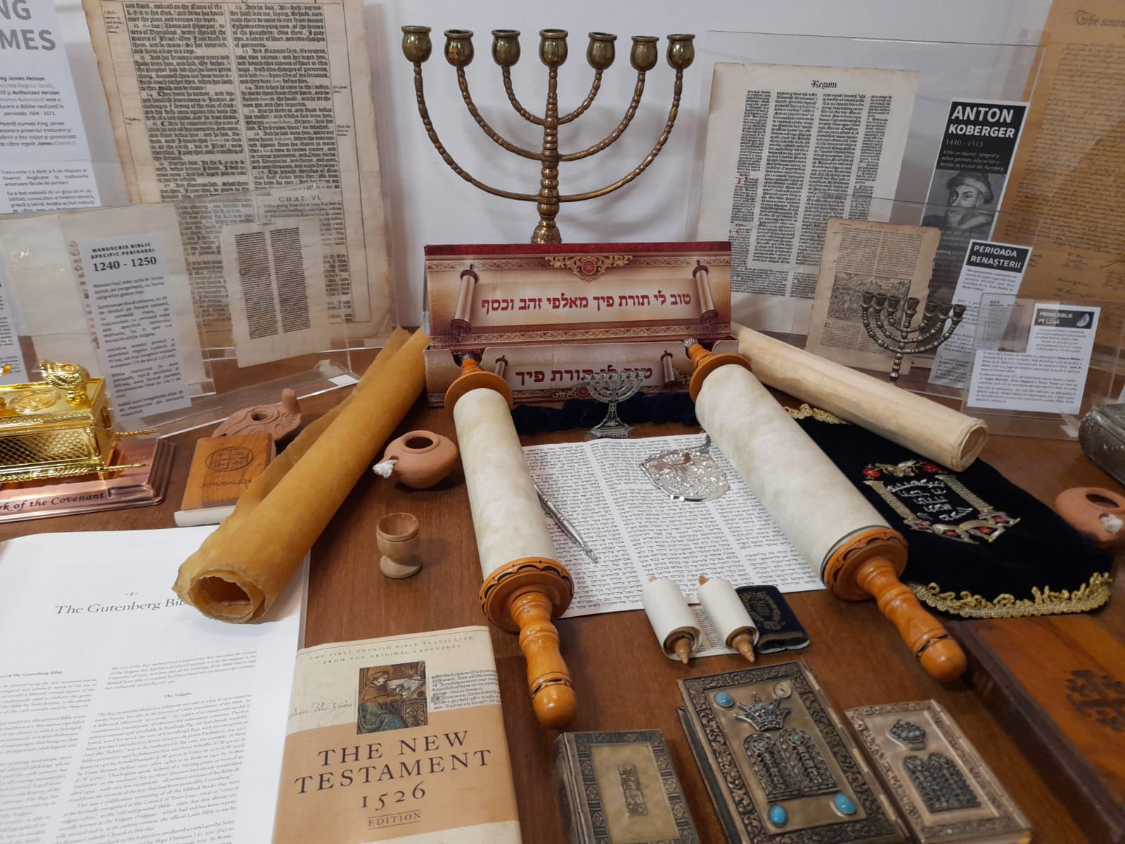 muzeul bibliei cea mai mare biblie timisoara (31)