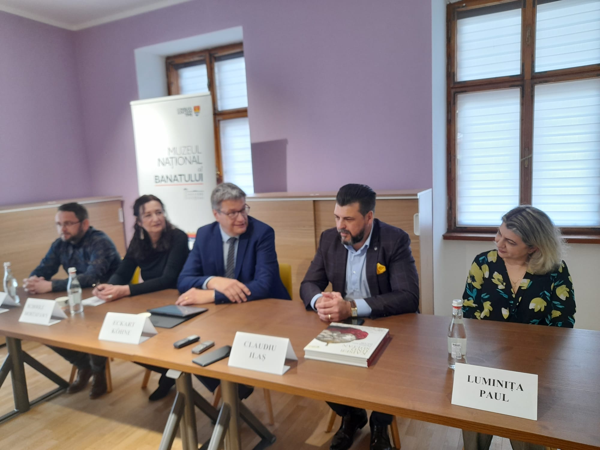 expozitie print si sultan mnab