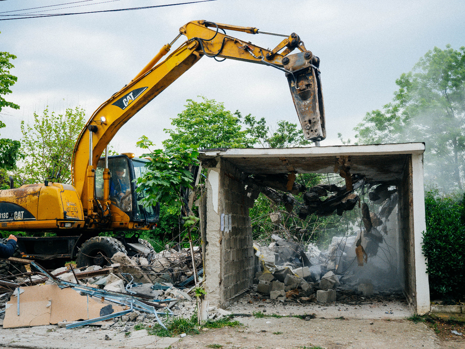 demolare garaje parcul clabucet (1)