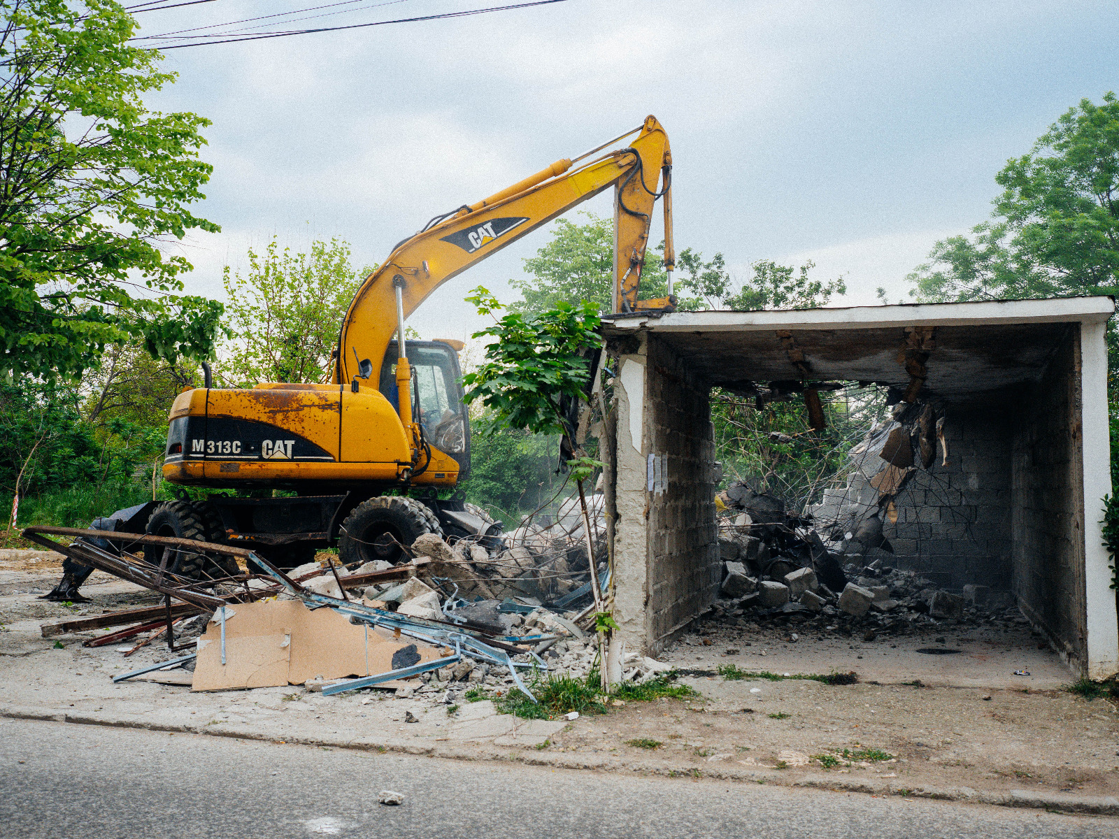 demolare garaje parcul clabucet (7)