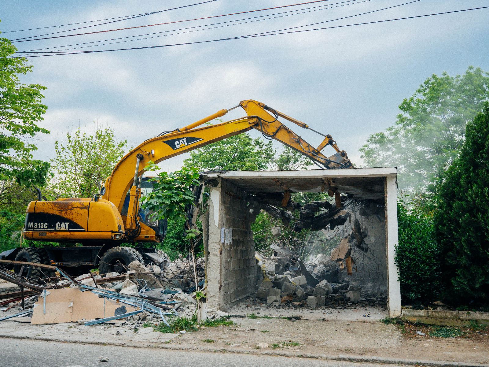 demolare garaje parcul clabucet (8)