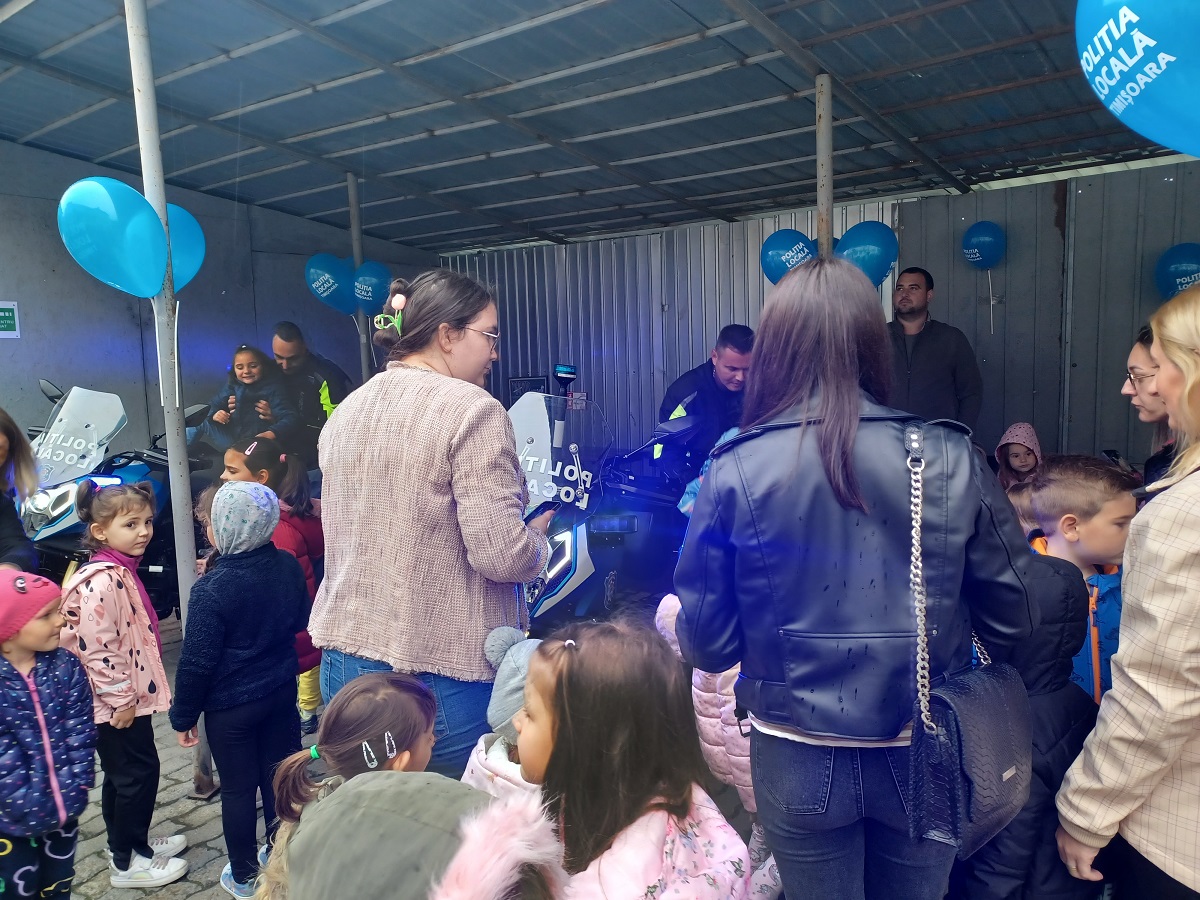 copii ziua portilor deschise politia locala 30