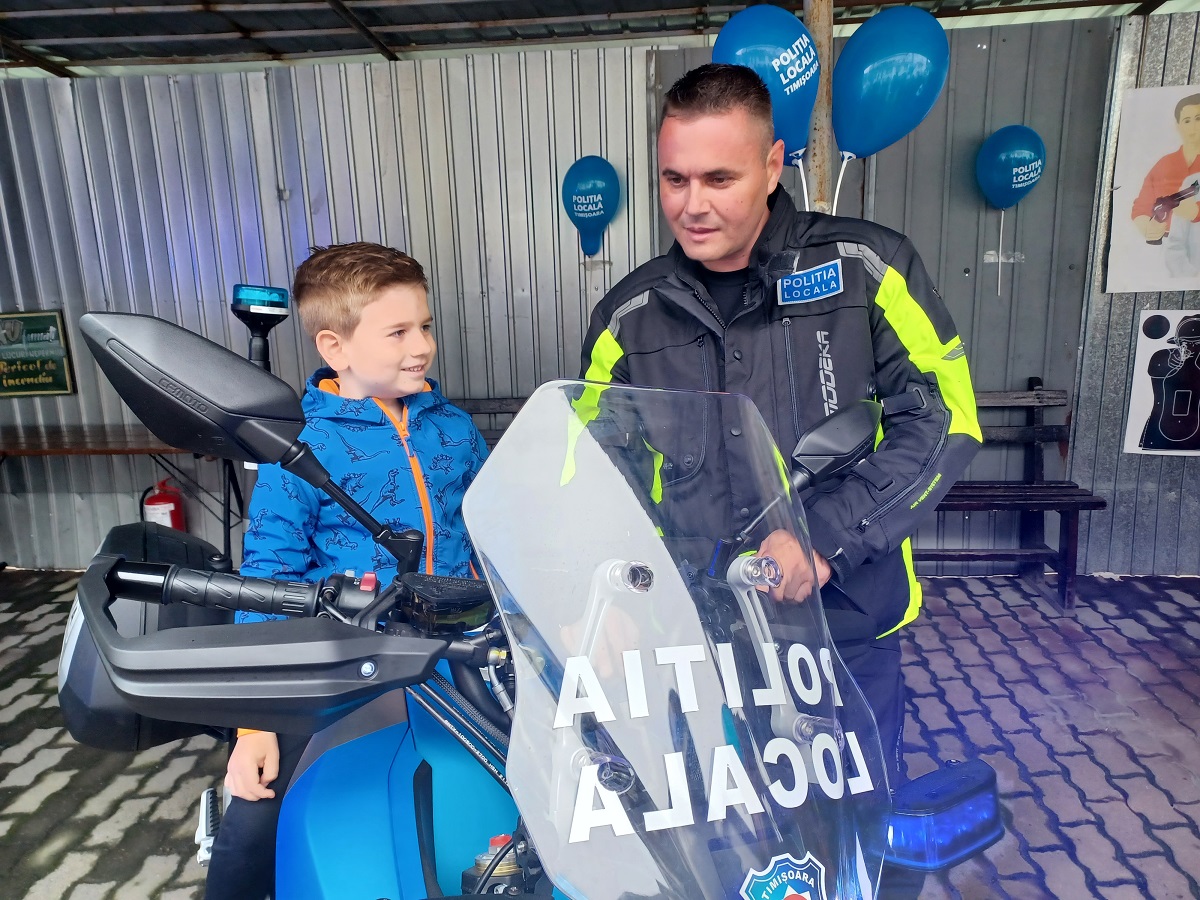 copii ziua portilor deschise politia locala 25