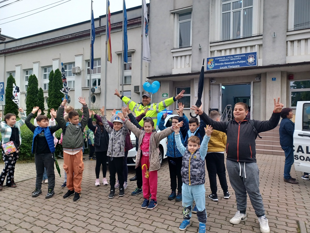 copii ziua portilor deschise politia locala 17