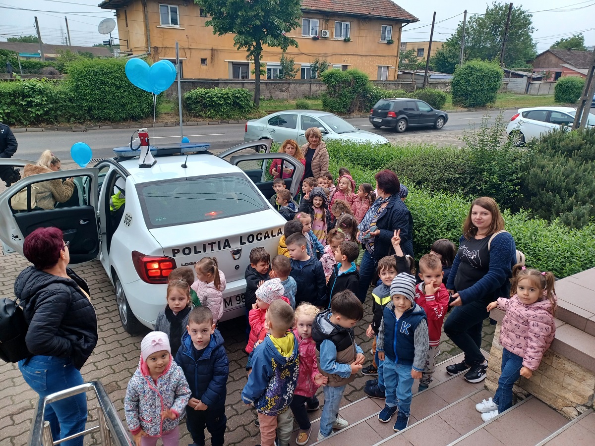 copii ziua portilor deschise politia locala 14