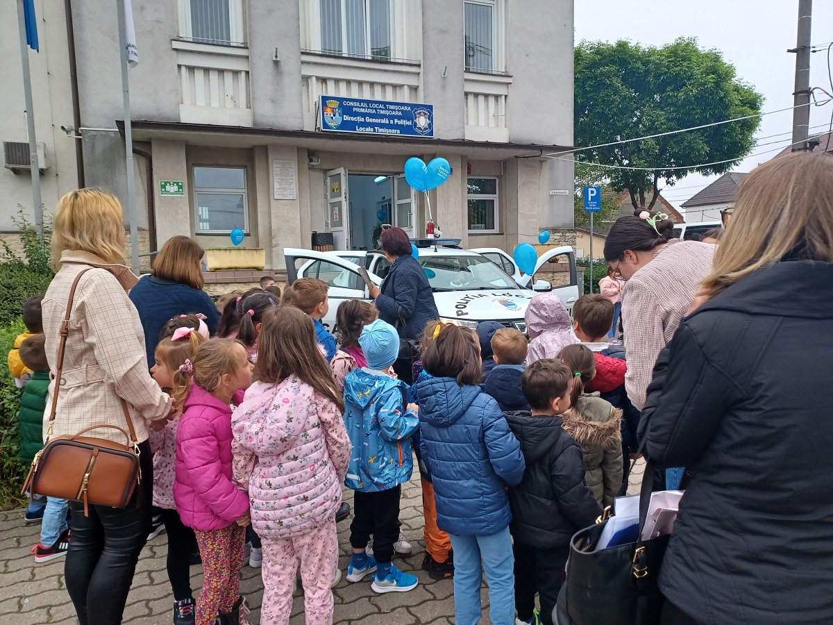 copii ziua portilor deschise politia locala 6