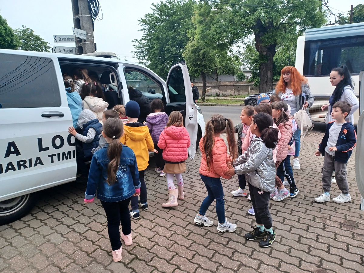 copii ziua portilor deschise politia locala 5